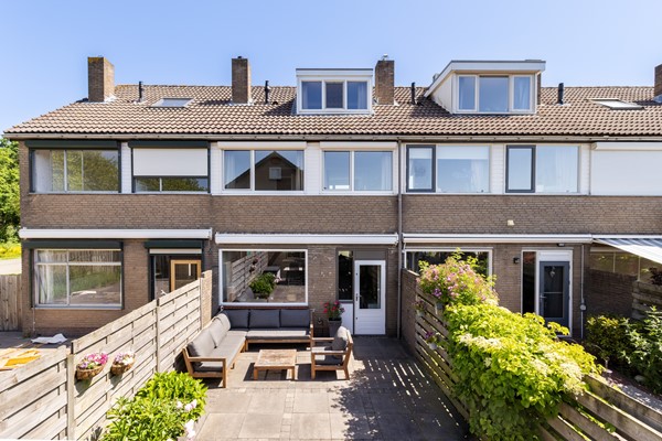 Foto - Te koop: Nette tussenwoning in het gezellige Klundert!